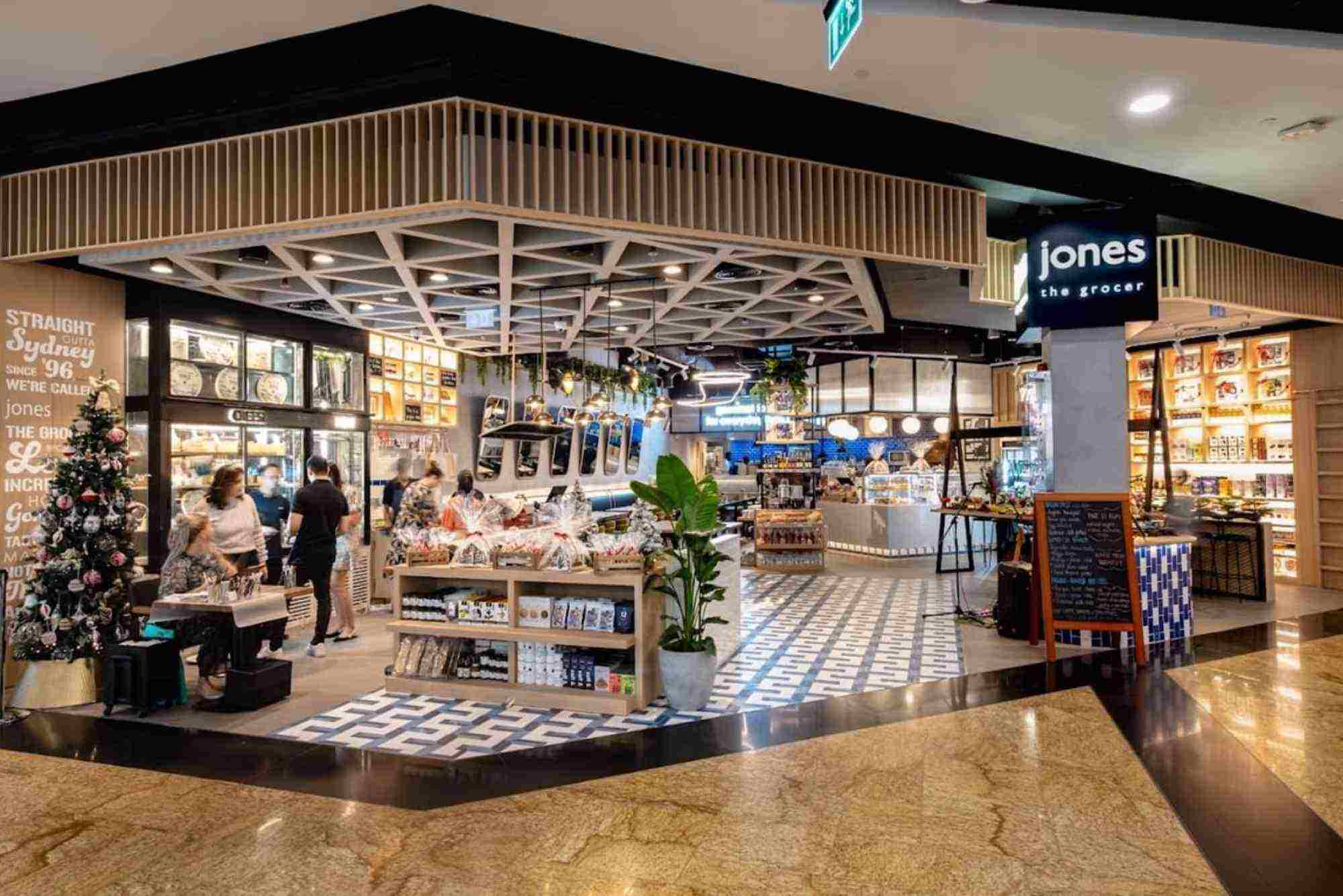 UAE Downtown Dubai Retail Options And Cafes