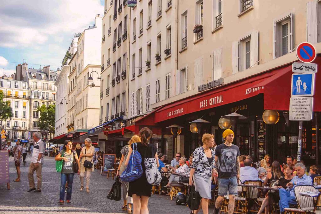 Paris France Quick Fixes Near the Main Shopping Areas