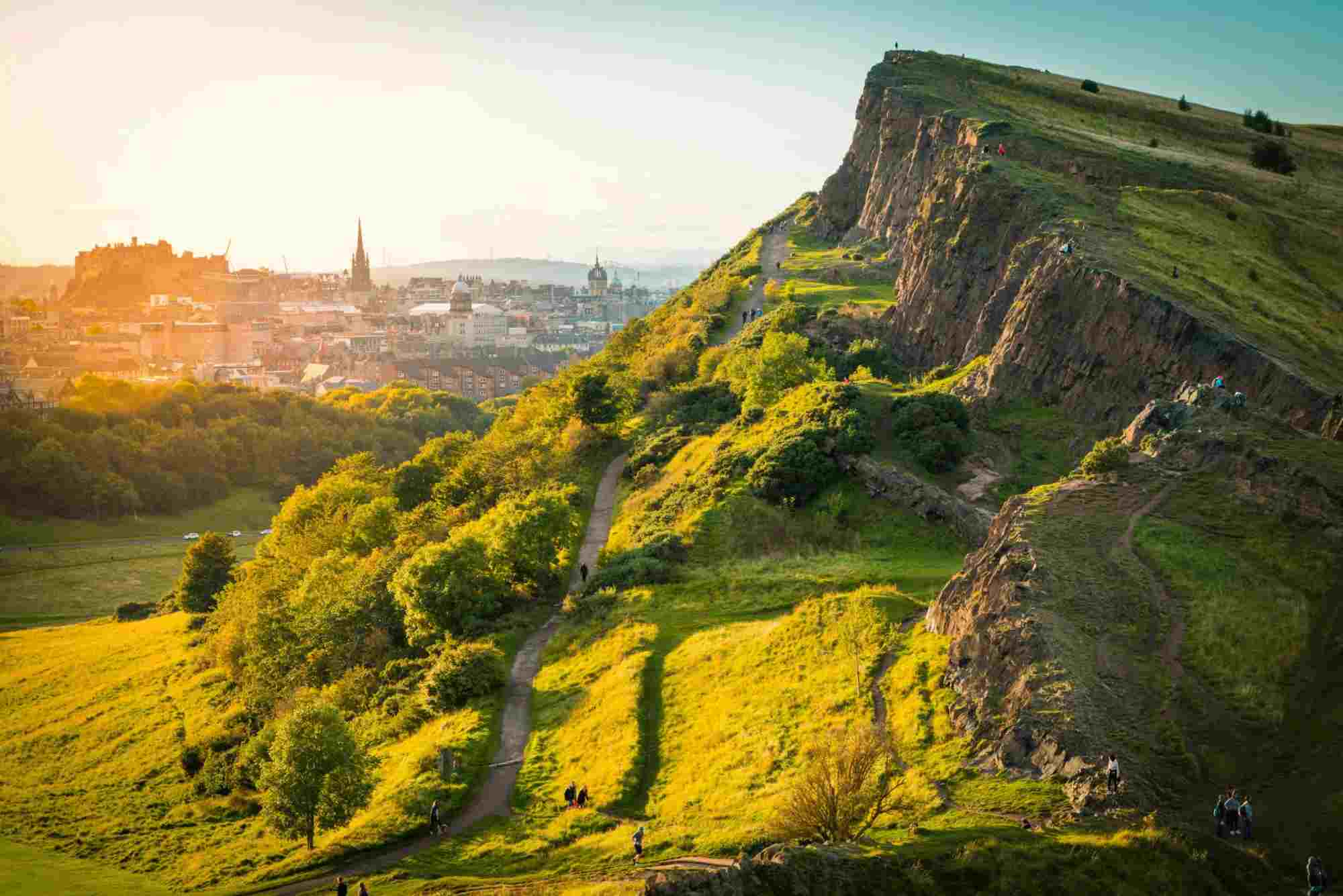 Trail Guide — Hiking Near Edinburgh: Routes, Distance & Tips